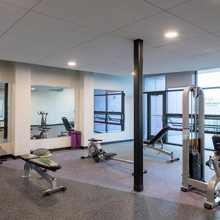 Flexhome Skywalk To Fiserv U4 With Rooftop, Gym, And Parking Milwaukee Luaran gambar