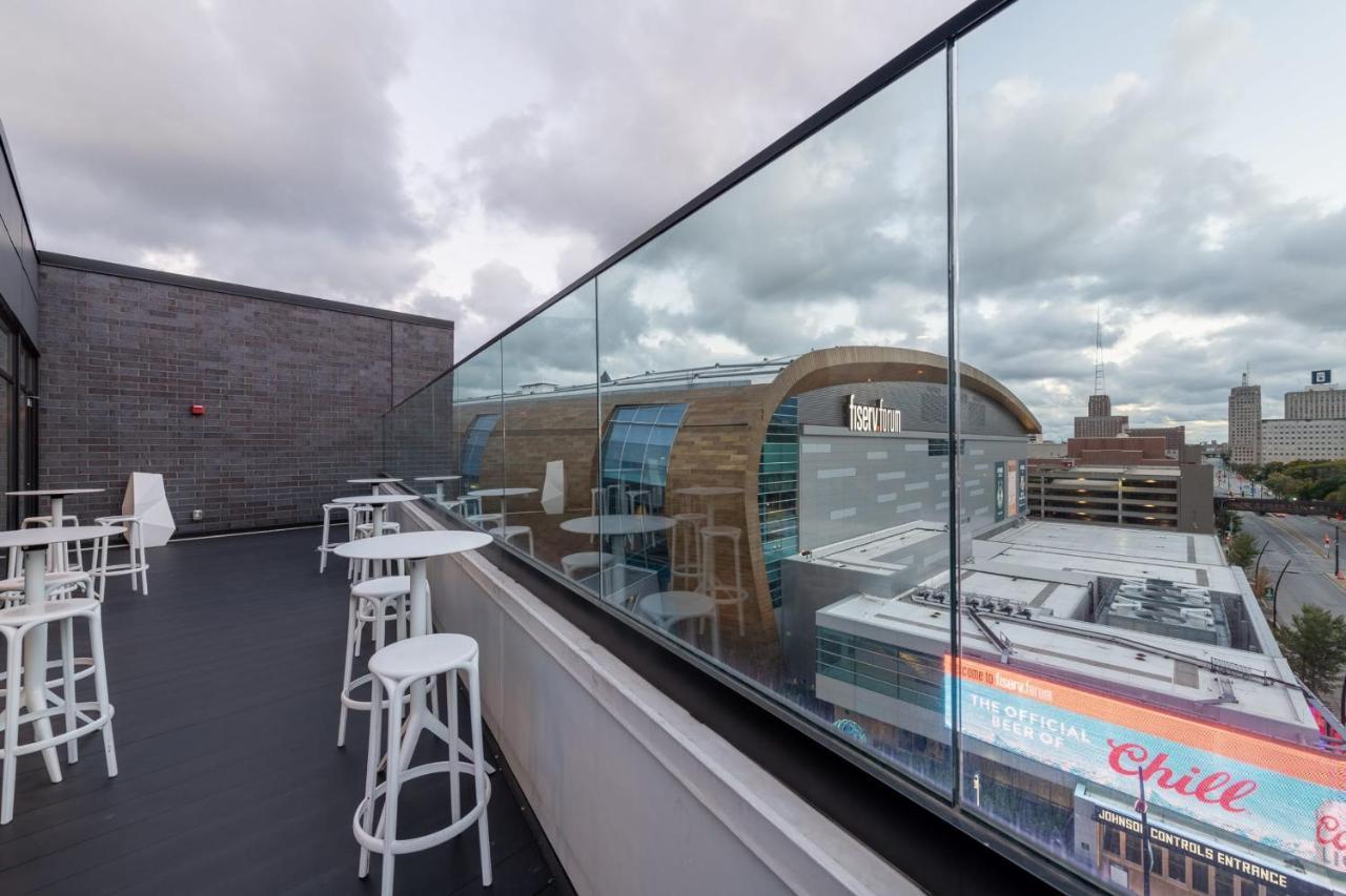 Flexhome Skywalk To Fiserv U4 With Rooftop, Gym, And Parking Milwaukee Luaran gambar