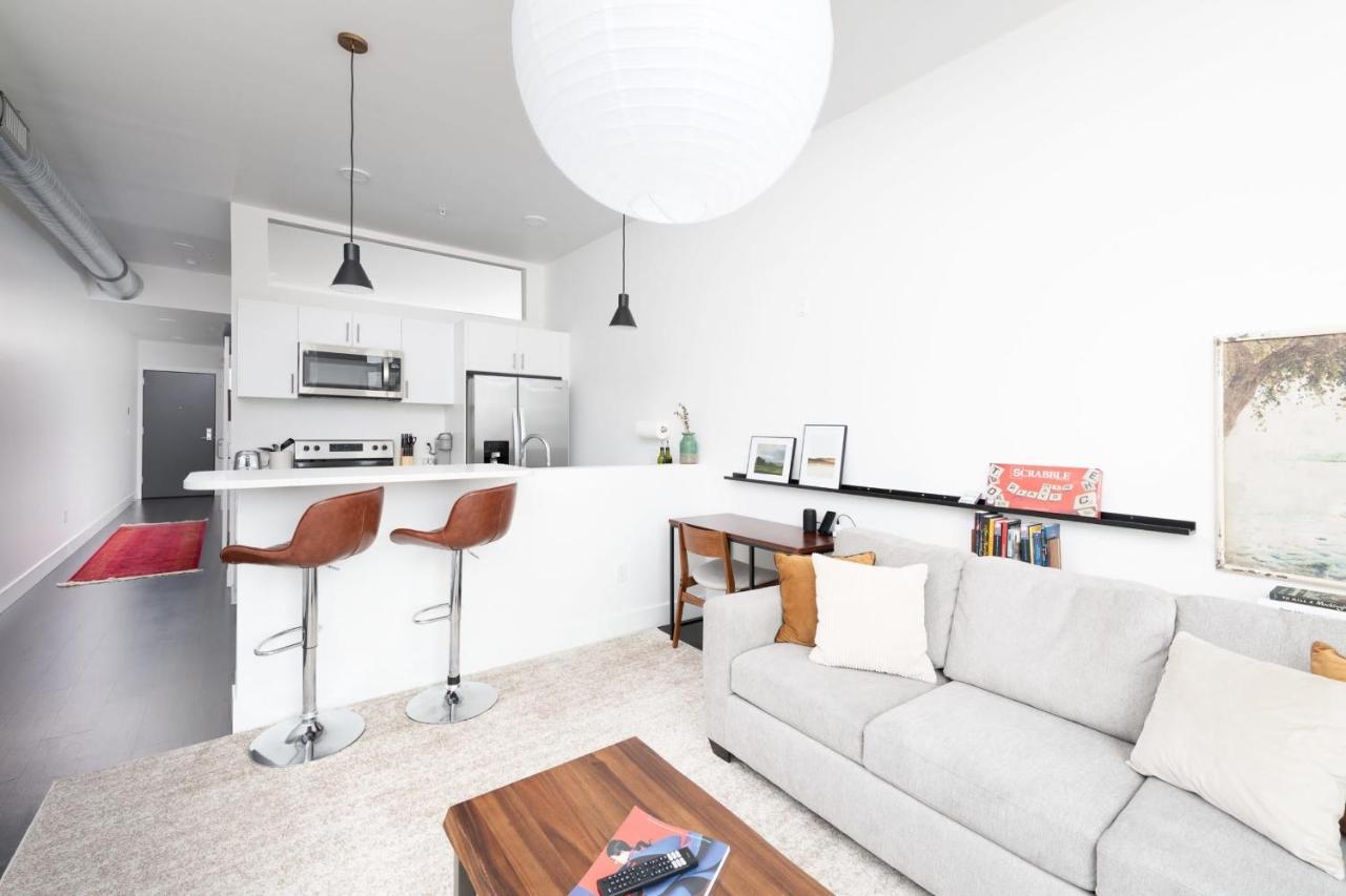 Flexhome Skywalk To Fiserv U4 With Rooftop, Gym, And Parking Milwaukee Luaran gambar