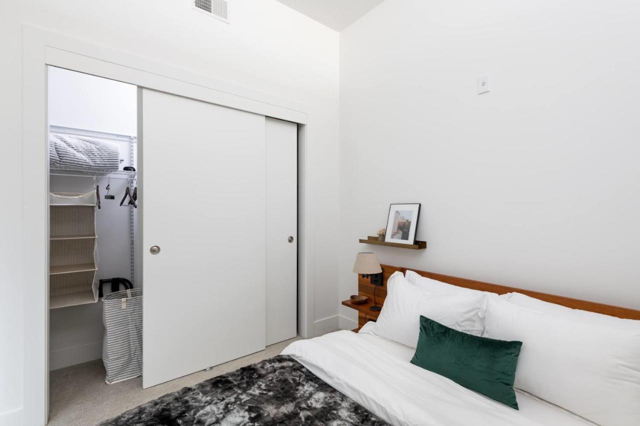 Flexhome Skywalk To Fiserv U4 With Rooftop, Gym, And Parking Milwaukee Luaran gambar